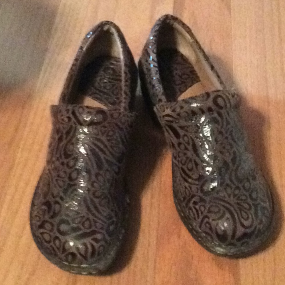 BOC clogs.